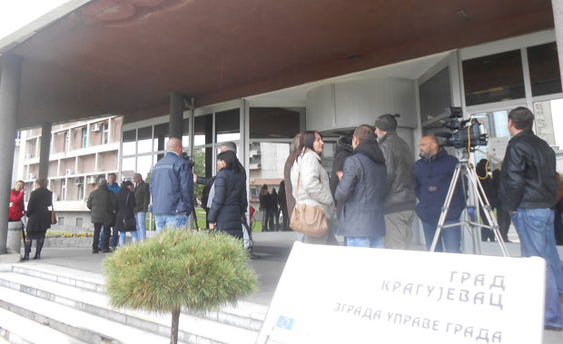 Социјални програм, па поново приватизација